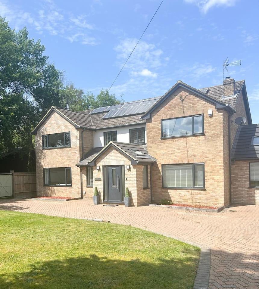 Вилла Luxe 5 Bed House In Guildford. Morden Amenities Normandy Экстерьер фото