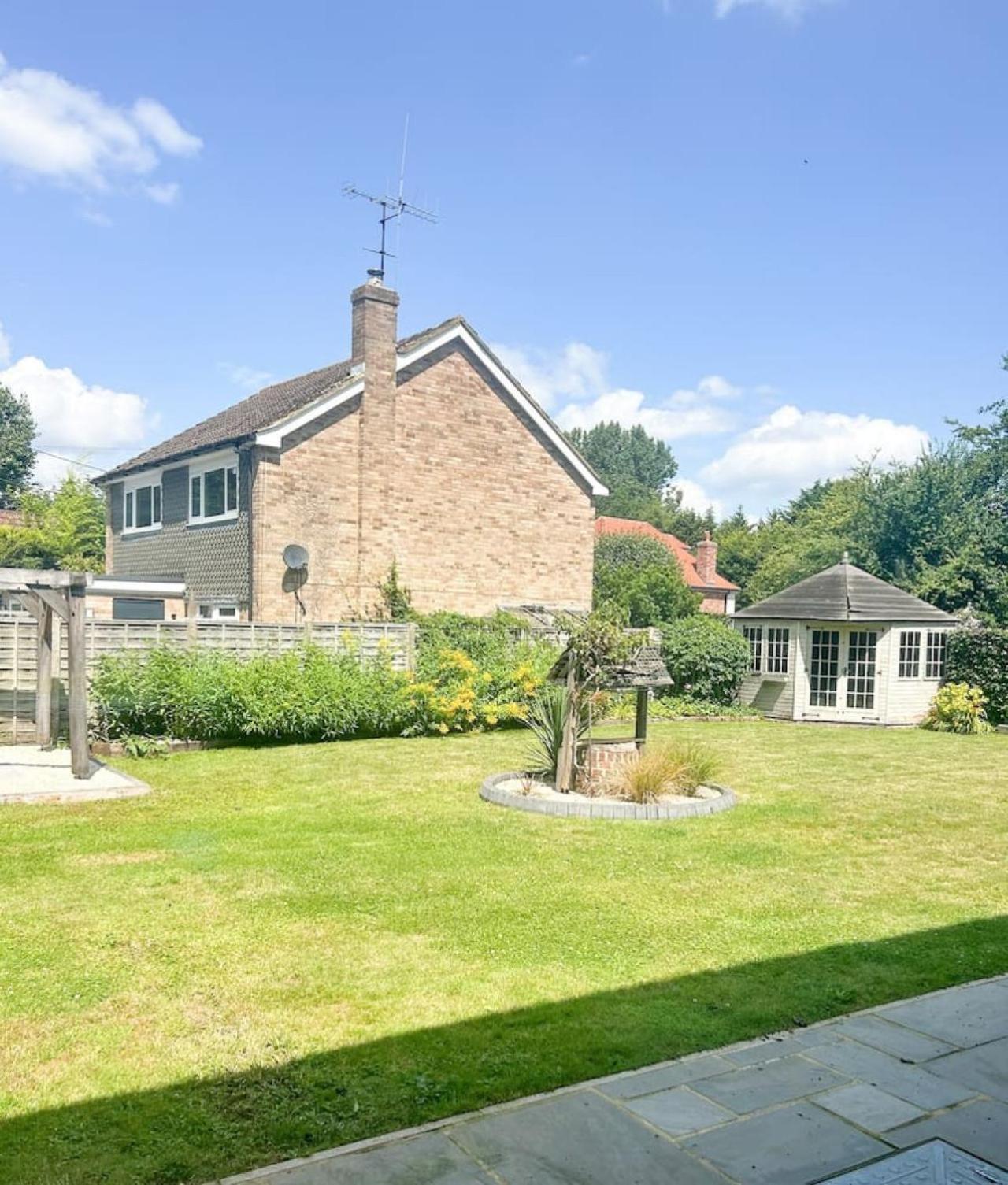 Вилла Luxe 5 Bed House In Guildford. Morden Amenities Normandy Экстерьер фото